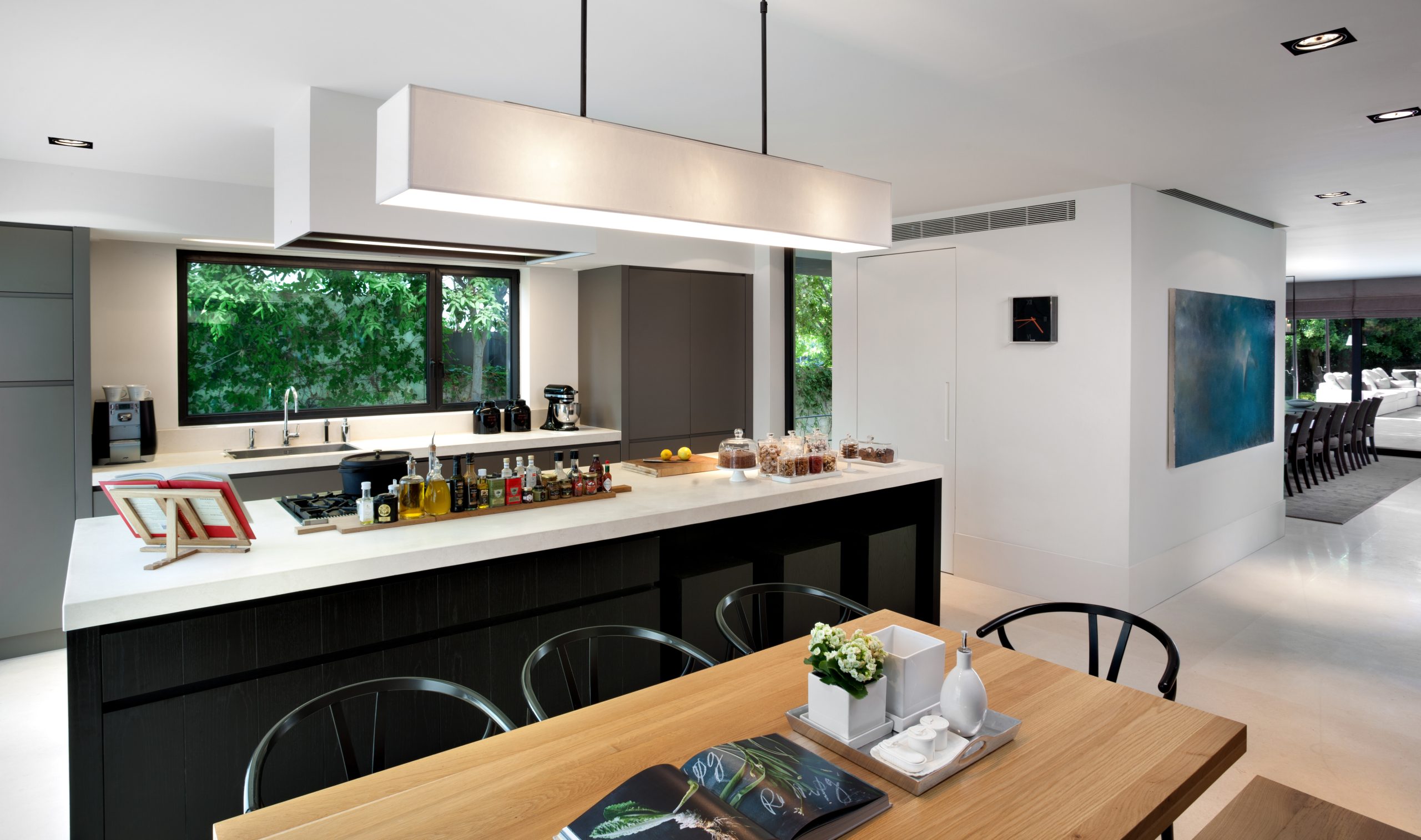 Building a Luxury Home with Limited Plot Size: Vertical Design Solutions for Small Lots in Israel