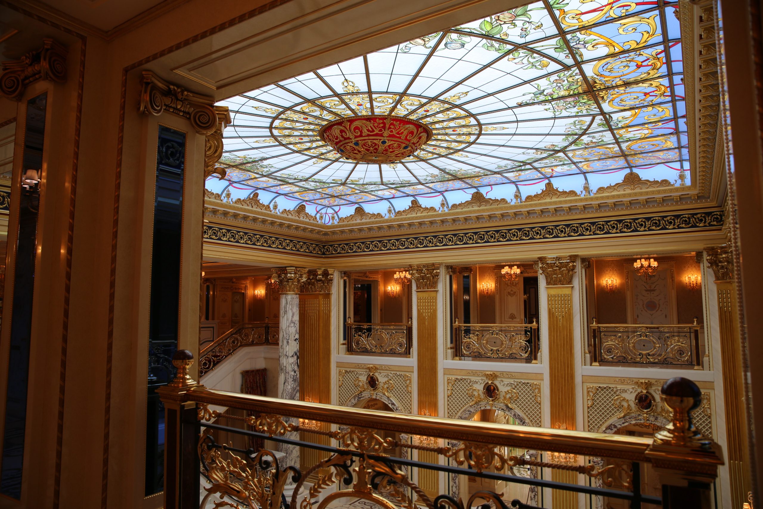 What Defines Luxury Construction? 5 Key Differences Between Standard and High-End Building